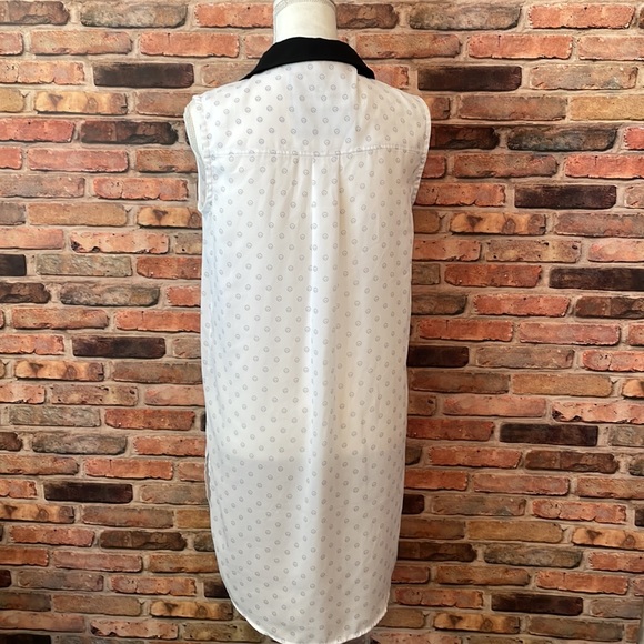 Blizzard Overwatch Classic Print Sleeveless Button up Blouse - Picture 10 of 10